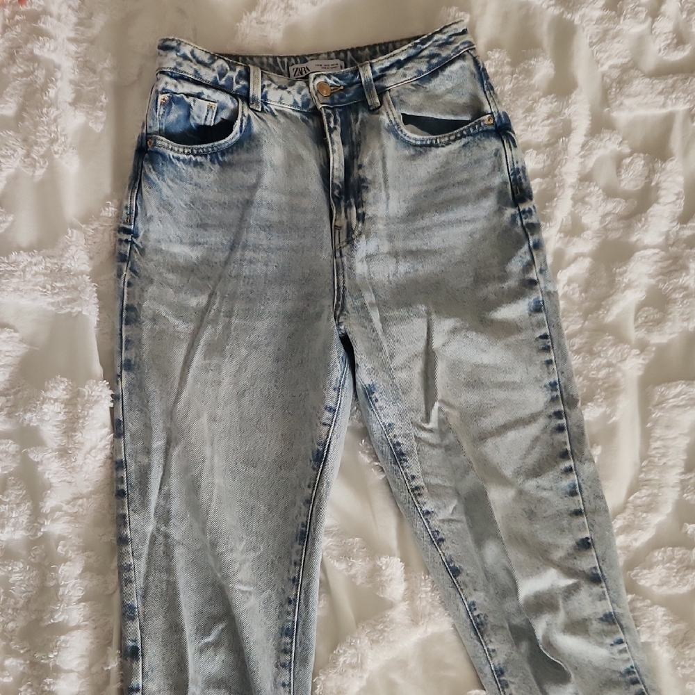 Zara Mom Fit Ankle Jeans